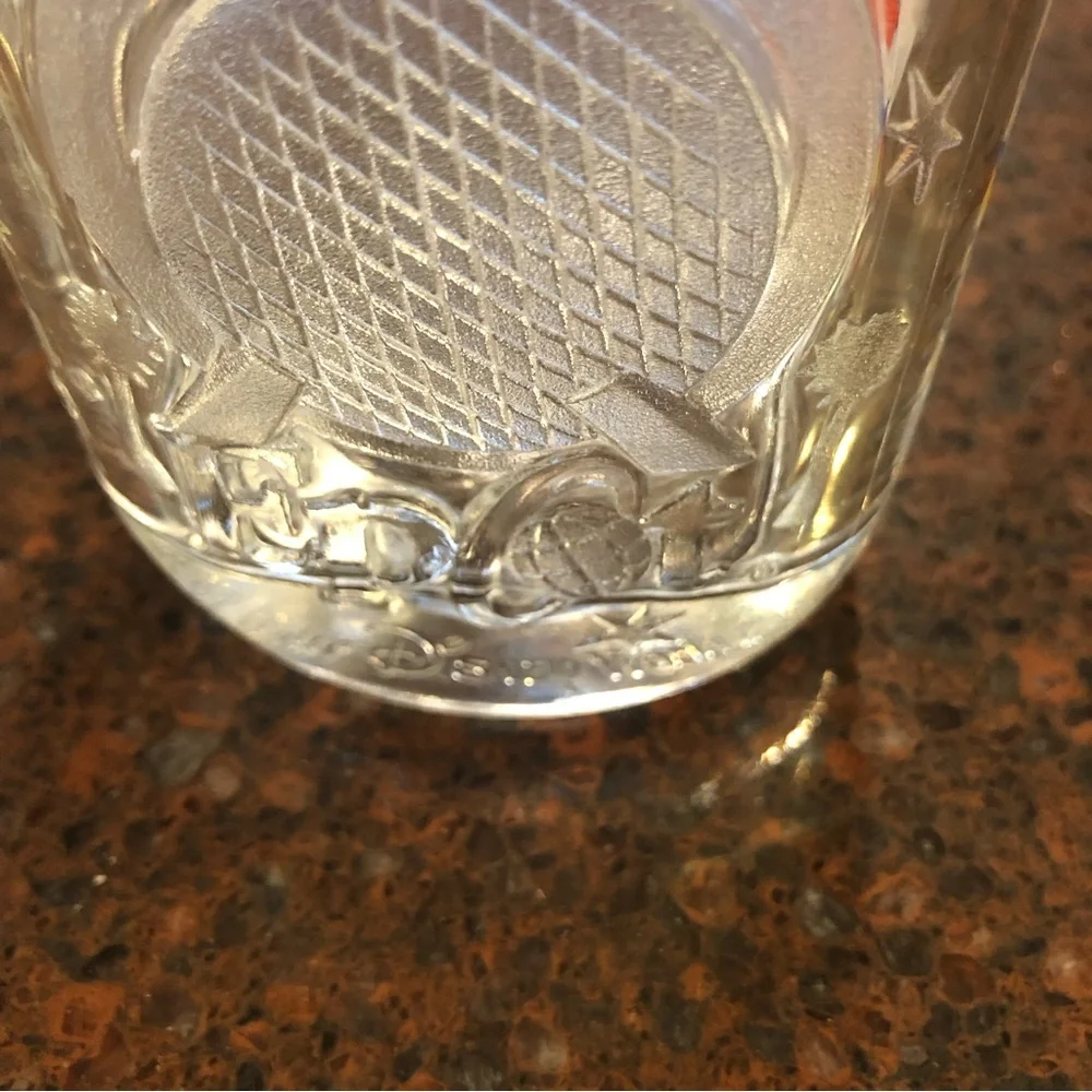 McDonald’s Walt Disney World Commemorate Millennium Year Glass Tumbler - Picture 6 of 9